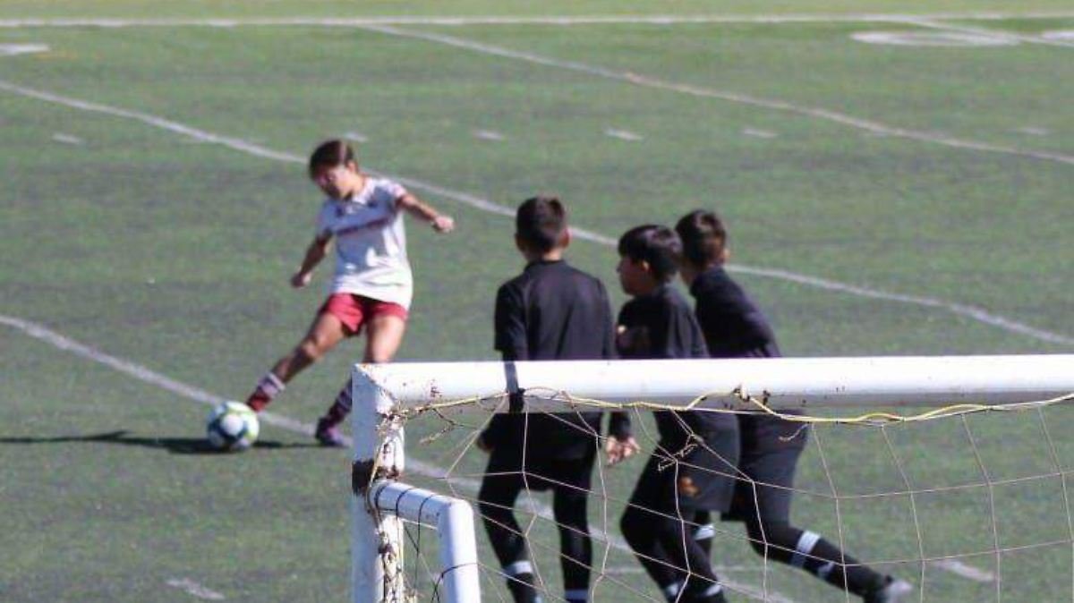 Savage Negro Brilla en Winter Cup: Equipo Rojo Subcampeón y Semifinales Alcanzadas